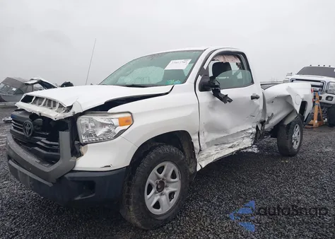 2015 Toyota Tundra Sr 5.7L V8 z USA, uszkodzony, nr VIN 5TFNY5F10FX179099